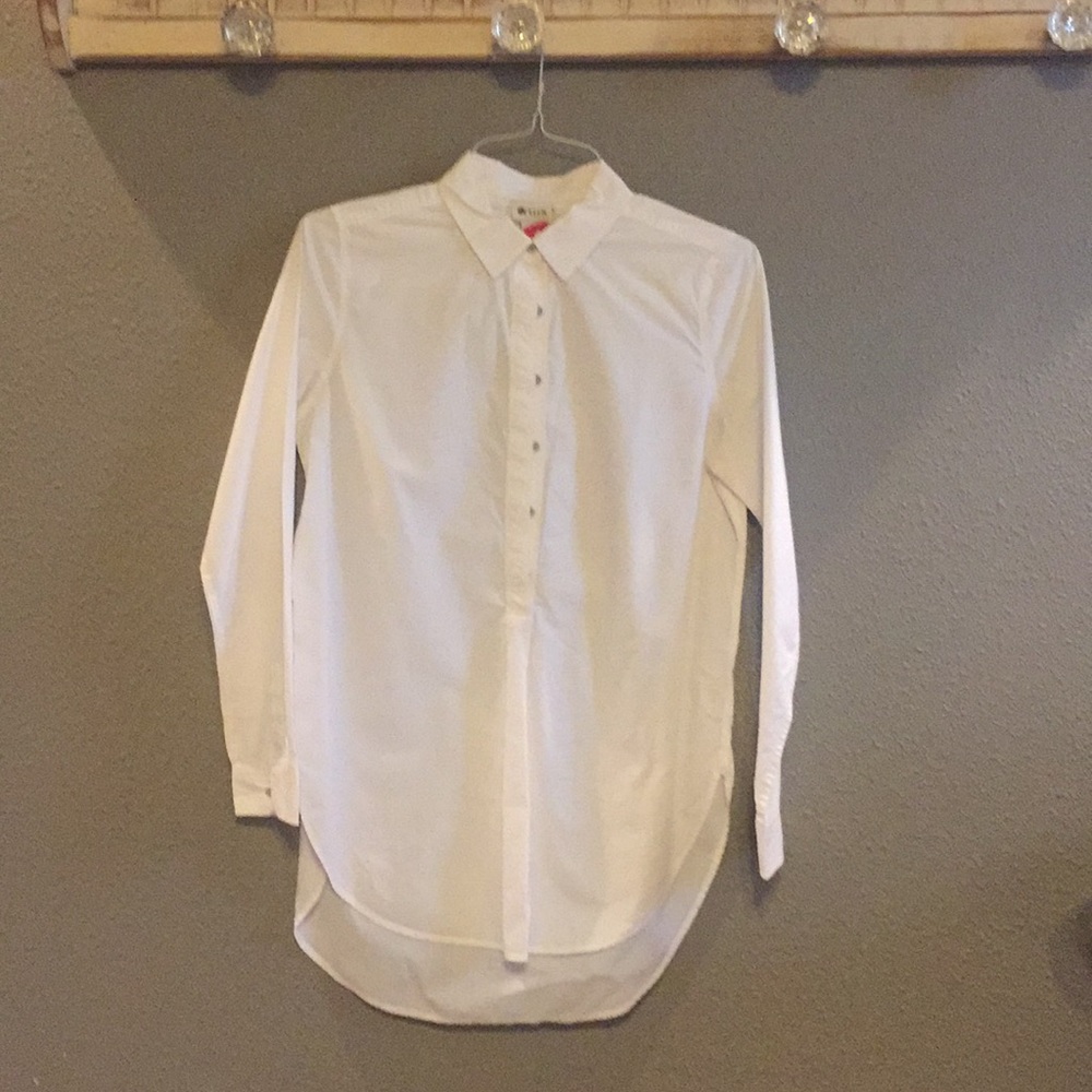 Stylus White tunic length button front top- M